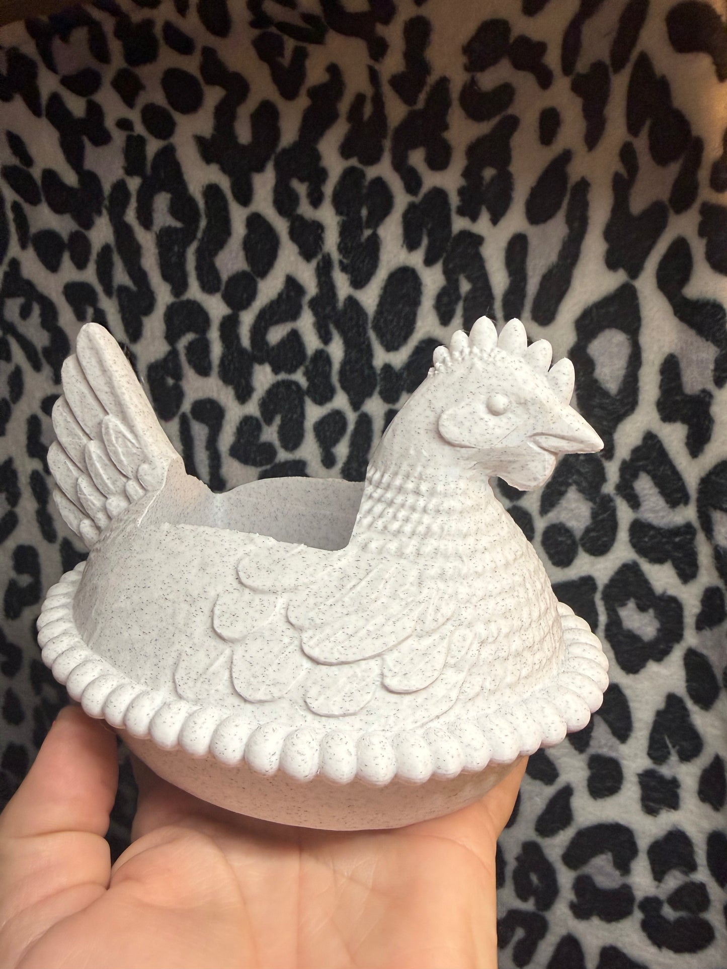 Hen handsome holder
