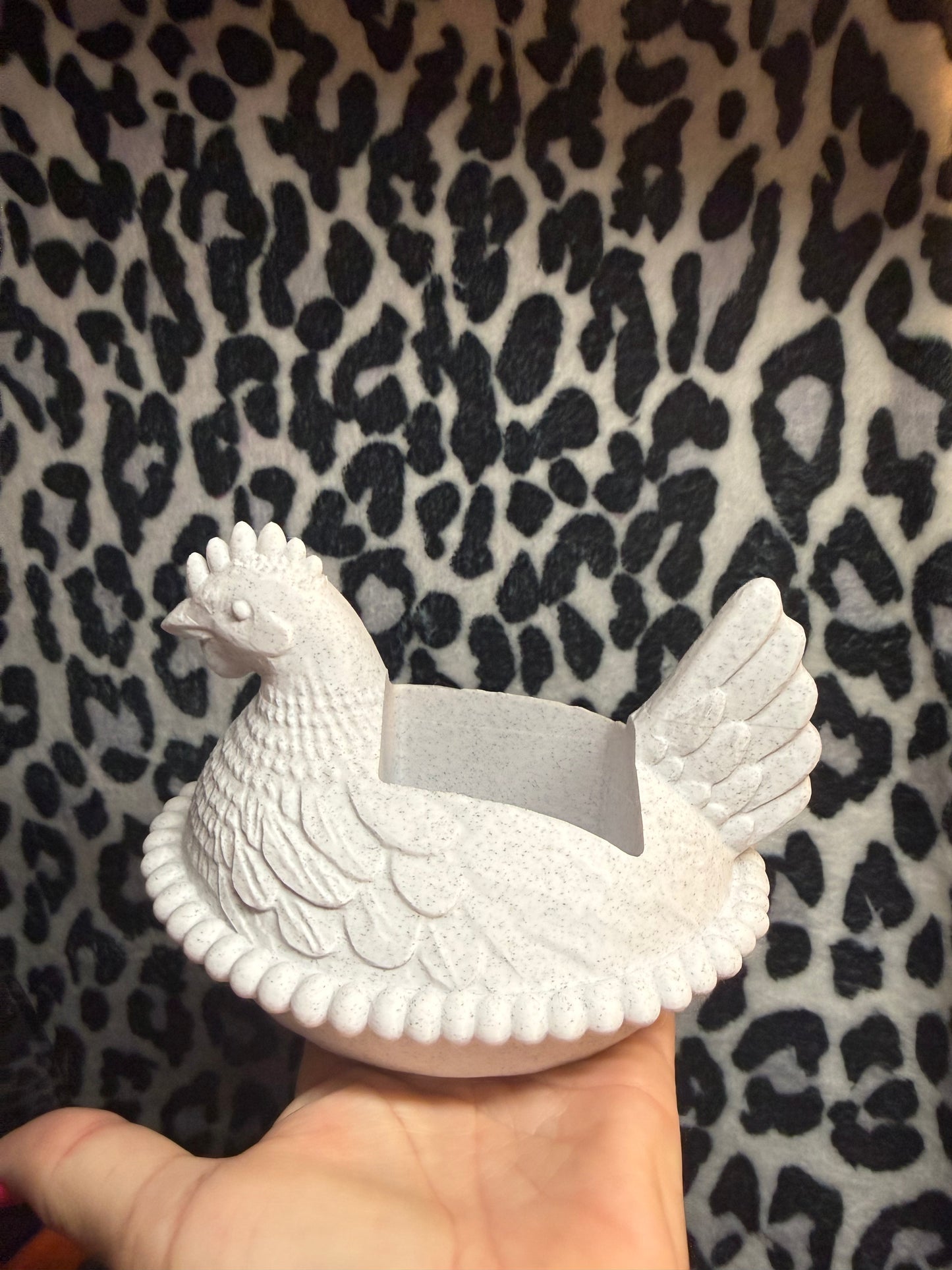 Hen handsome holder